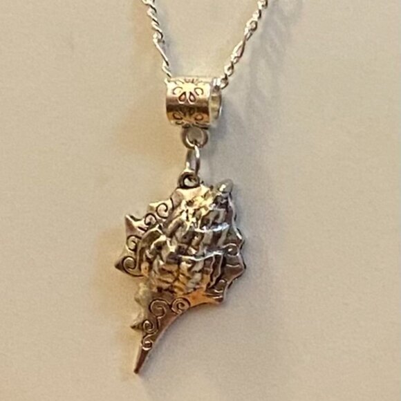 NEW seashell necklace - Picture 1 of 2